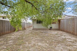 1805 Mearns Meadow Blvd, Unit B in Austin, TX - Building Photo - Building Photo