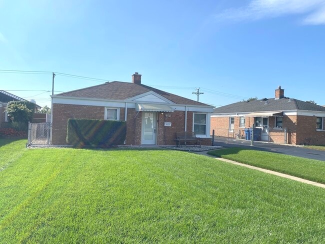 9531 Nerbonne Ave in Franklin Park, IL - Building Photo - Building Photo