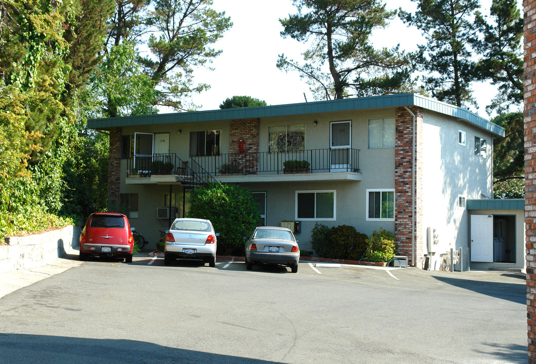 Villa Panorama in Benicia, CA - Building Photo