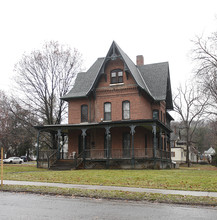 49 Center St in Oneonta, NY - Building Photo - Building Photo