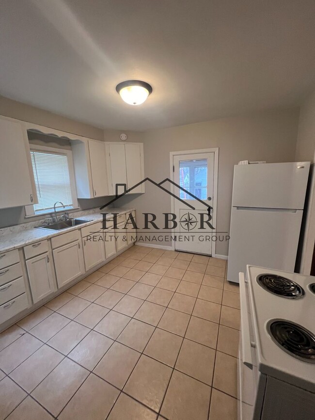 property at 1005 1st Ave SW