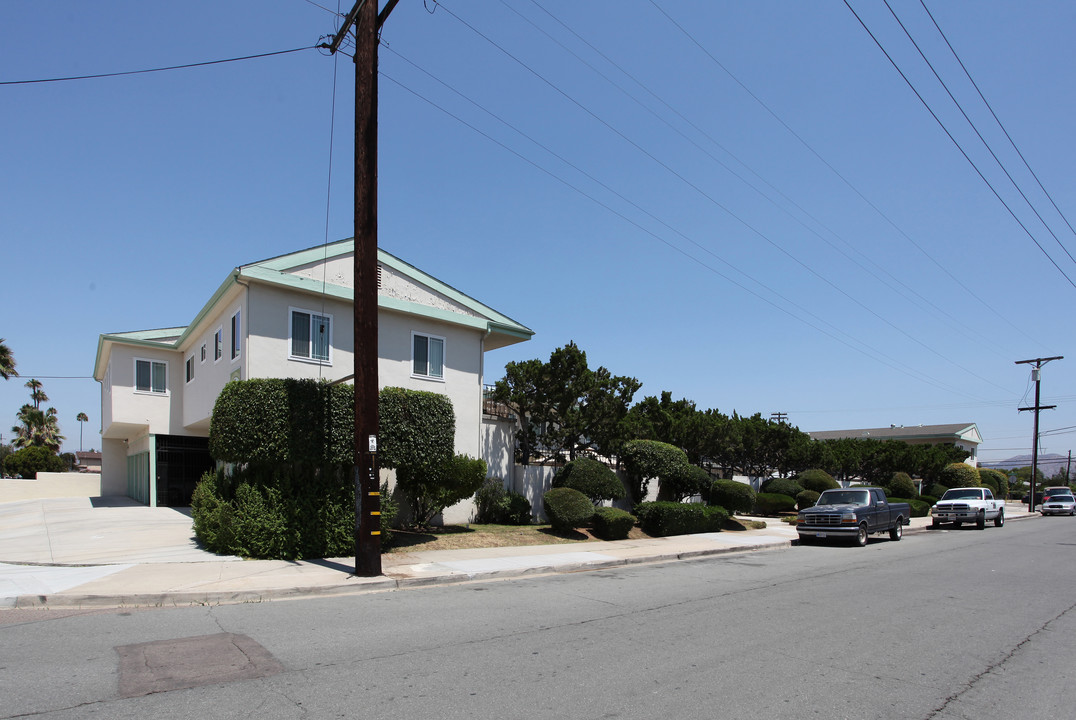 Holiday Apartments in El Cajon, CA - Foto de edificio