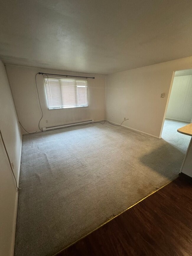 415 Lunar Ln in Carnot-Moon, PA - Foto de edificio - Building Photo