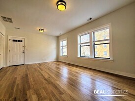 2203 W Eastwood Ave in Chicago, IL - Building Photo