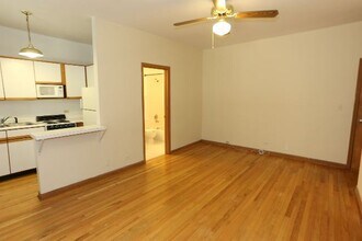 640 W Barry in Chicago, IL - Building Photo - Building Photo