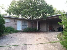 2310 Rebel Rd in Austin, TX - Building Photo