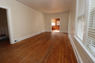 1704 Pinewood Dr in Columbia, SC - Foto de edificio - Building Photo