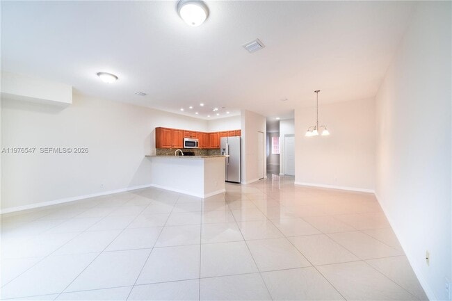 5327 SW 40th Ave in Fort Lauderdale, FL - Building Photo - Building Photo