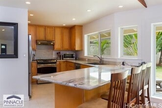 984 Waiholo St in Honolulu, HI - Building Photo - Building Photo