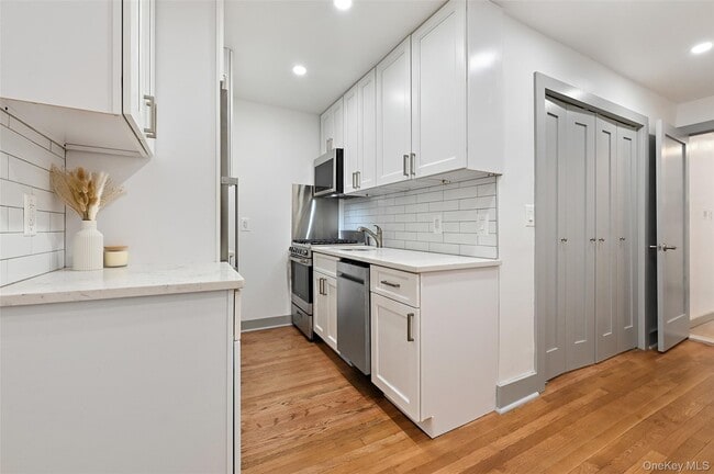 5823 Fieldston Rd in Bronx, NY - Building Photo - Building Photo