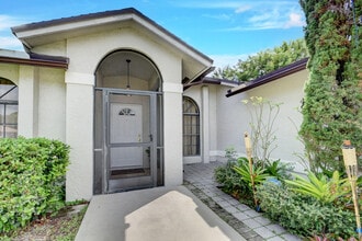 2664 Yarmouth Dr in Wellington, FL - Building Photo - Building Photo