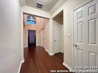 1227 Links Ln in San Antonio, TX - Foto de edificio - Building Photo