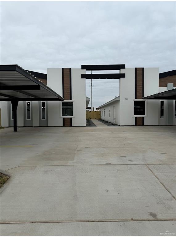 10 N Alexandrite Ave