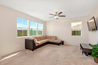 40106 Calle Real in Murrieta, CA - Building Photo - Building Photo