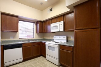 Stone Mountain Place Apartments in Las Cruces, NM - Foto de edificio - Building Photo