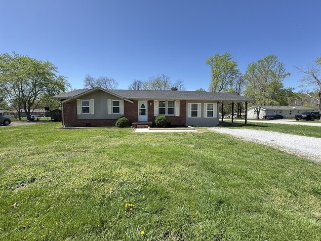 527 Swanee St in Lafayette, TN - Building Photo - Building Photo