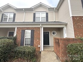 1515 Sylvia Ct in Charlotte, NC - Building Photo