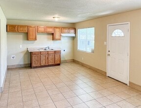 3545 Nightingale St in Orange, TX - Building Photo - Building Photo