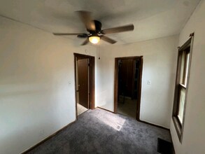 1253 E Lawrence St in Decatur, IL - Building Photo - Building Photo