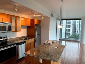 8151 33rd Ave S, Unit 405 in Bloomington, MN - Building Photo - Building Photo