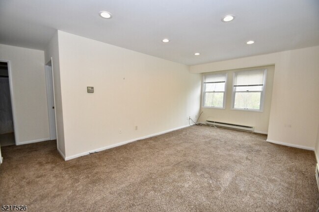 7 Oak Ridge Rd in Oak Ridge, NJ - Building Photo - Building Photo