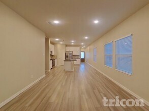 1805 Ash Oak Ln in Heartland, TX - Foto de edificio - Building Photo