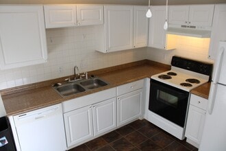817 Cole Blvd in St. Charles, MO - Building Photo - Building Photo