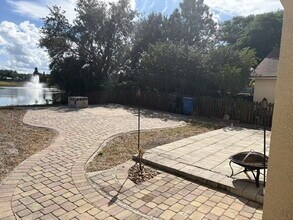 12509 Lake Vista Dr in Gibsonton, FL - Building Photo - Building Photo