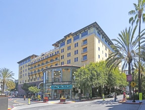 The Dudley Apartments in San Jose, CA - Foto de edificio - Building Photo