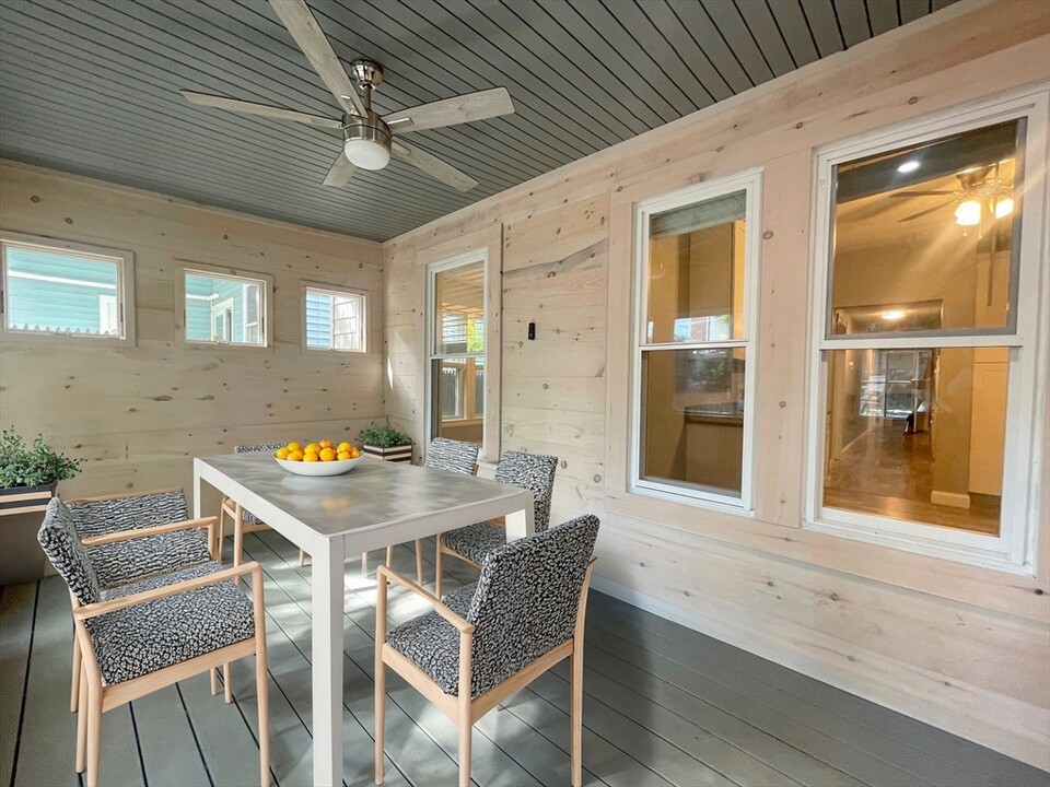 819 E 2nd St, Unit 1 in Boston, MA - Building Photo