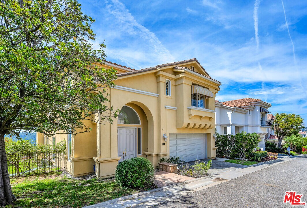 16730 Calle De Catalina in Los Angeles, CA - Building Photo