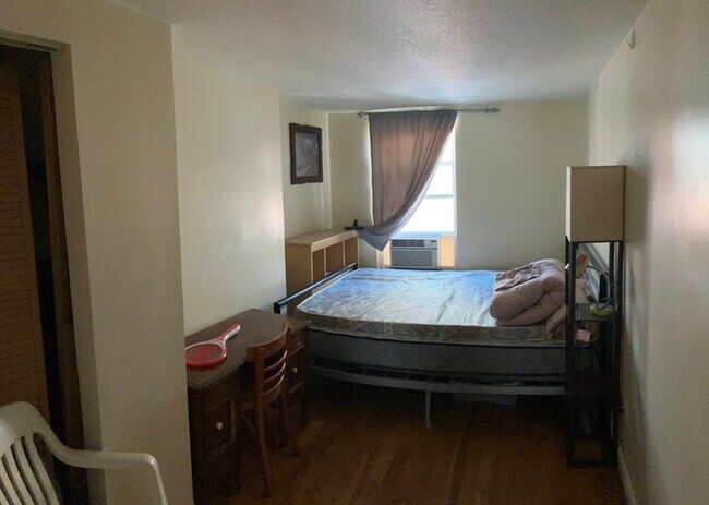 2 Johnny Ct, Unit #2
