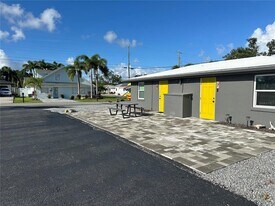 3412 Clarinda St in Sarasota, FL - Building Photo