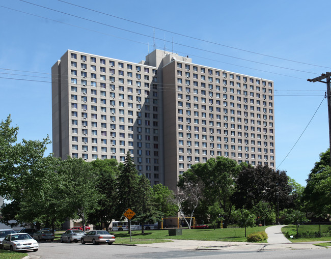 Seward Tower West in Minneapolis, MN - Building Photo - Building Photo