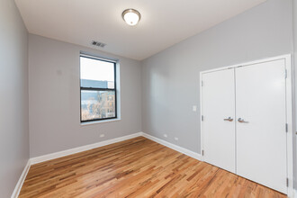 3122 N Broadway St, Unit 405 in Chicago, IL - Building Photo - Building Photo