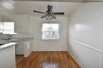 1212 N Hollywood Way in Burbank, CA - Building Photo - Building Photo