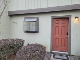 2300 SW 43rd St in Gainesville, FL - Building Photo