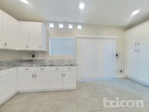 4007 E Apollo Rd in Phoenix, AZ - Building Photo - Building Photo