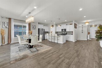 1120 Gillespie Dr in Justin, TX - Building Photo - Building Photo