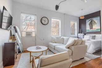 333 W 11th St in New York, NY - Building Photo - Building Photo