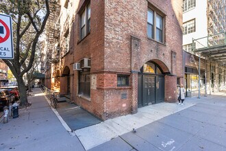 135 Hudson St in New York, NY - Foto de edificio - Building Photo