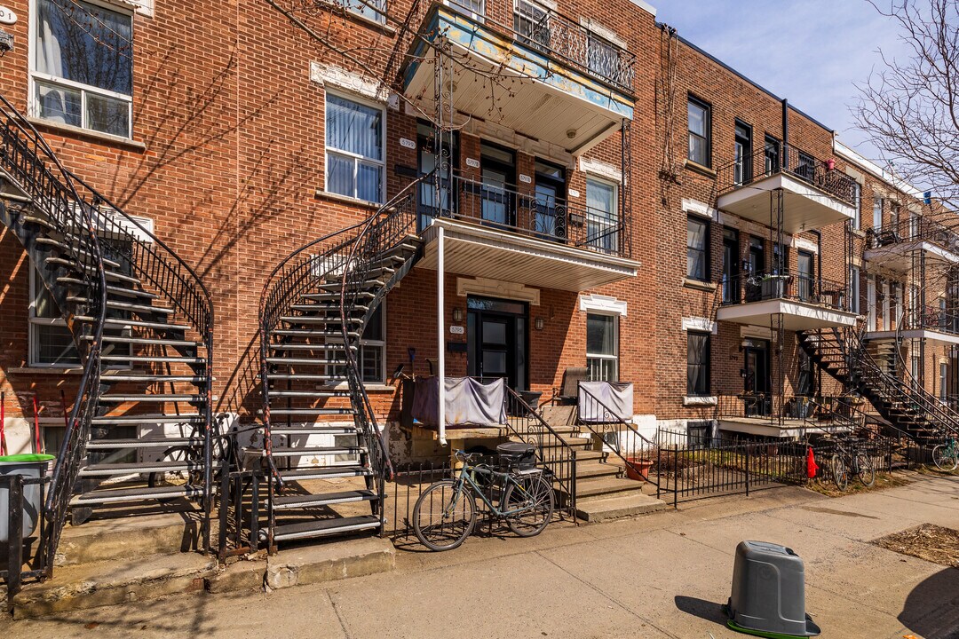 5795-5799 2E Av in Montréal, QC - Building Photo