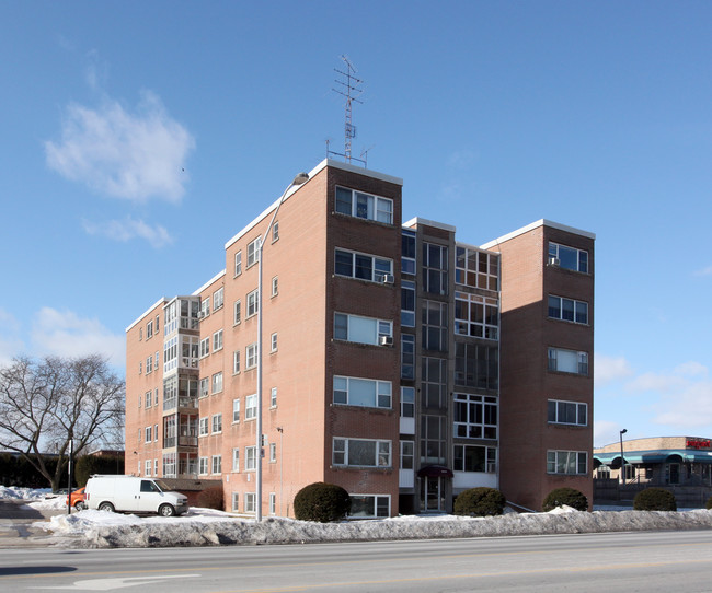 824 Brant St in Burlington, ON - Building Photo - Primary Photo