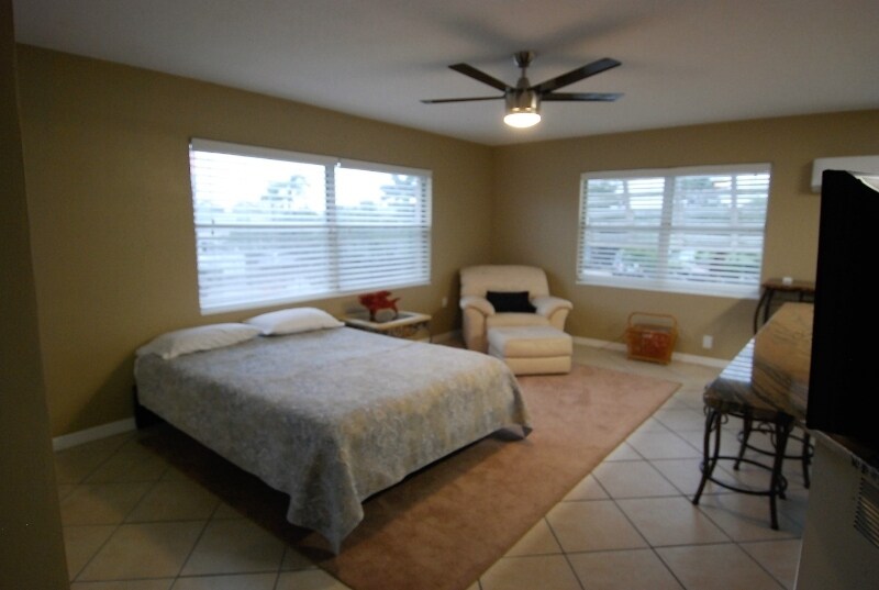 200 104th Ave in Treasure Island, FL - Building Photo