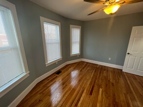 366 Highland Ave, Unit 1 in Somerville, MA - Foto de edificio - Building Photo