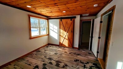 94 Cross Rd, Unit A in Westport, MA - Building Photo - Building Photo