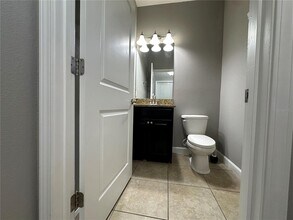 28601 Tranquil Lake Cir in Zephyrhills, FL - Building Photo - Building Photo