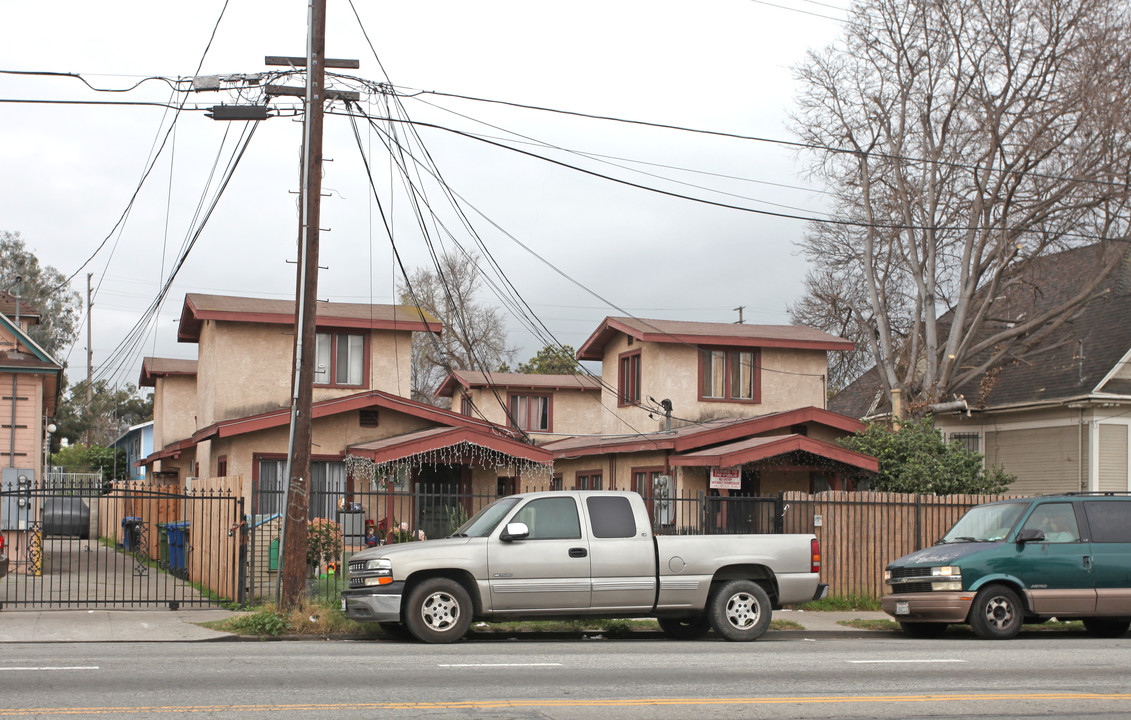 634 Adams Blvd in Los Angeles, CA - Building Photo