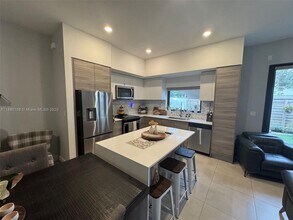 11706 SW 106th Terrace in Miami, FL - Building Photo - Building Photo