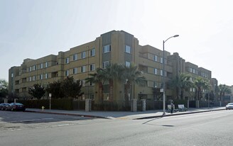 Casa De Angeles in Los Angeles, CA - Building Photo